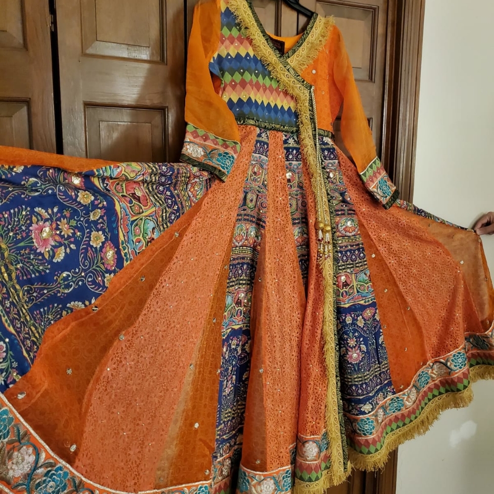 Dress - Picture 2 of 2